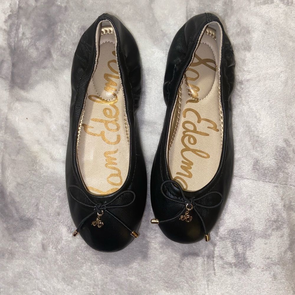From Sam Edelman, the Girls' Felicia Mini Leather Bow Detail Ballet Flat